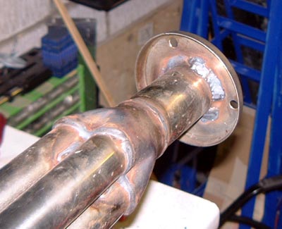 Flange welded onto headers